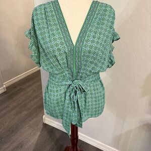 Max Studio Women's Green Clover Printed Tie-Front Flutter Sleeve Blouse. Size XL